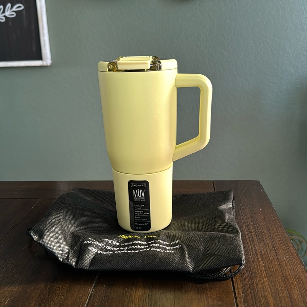 Brumate Müv 25oz in Prickly Pear. New!